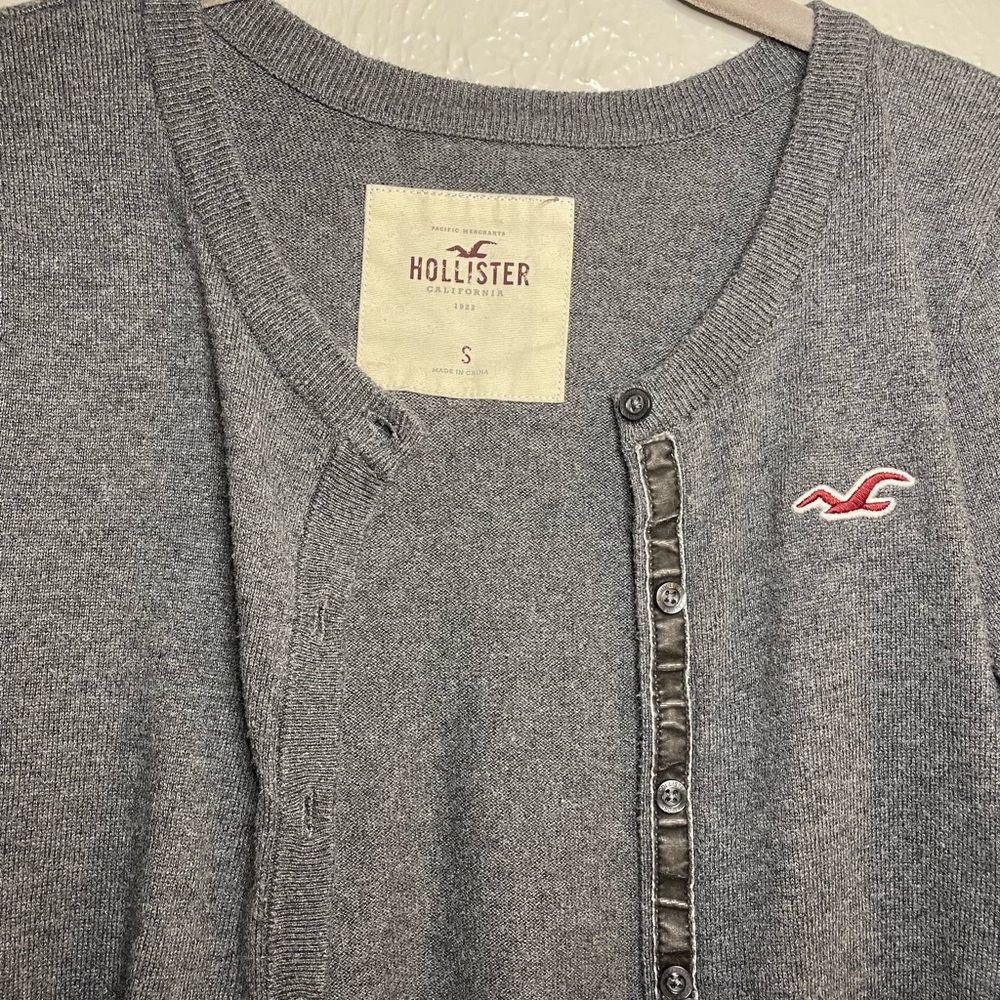 Hollister Grey Crop Cardigan - Picture 3 of 7